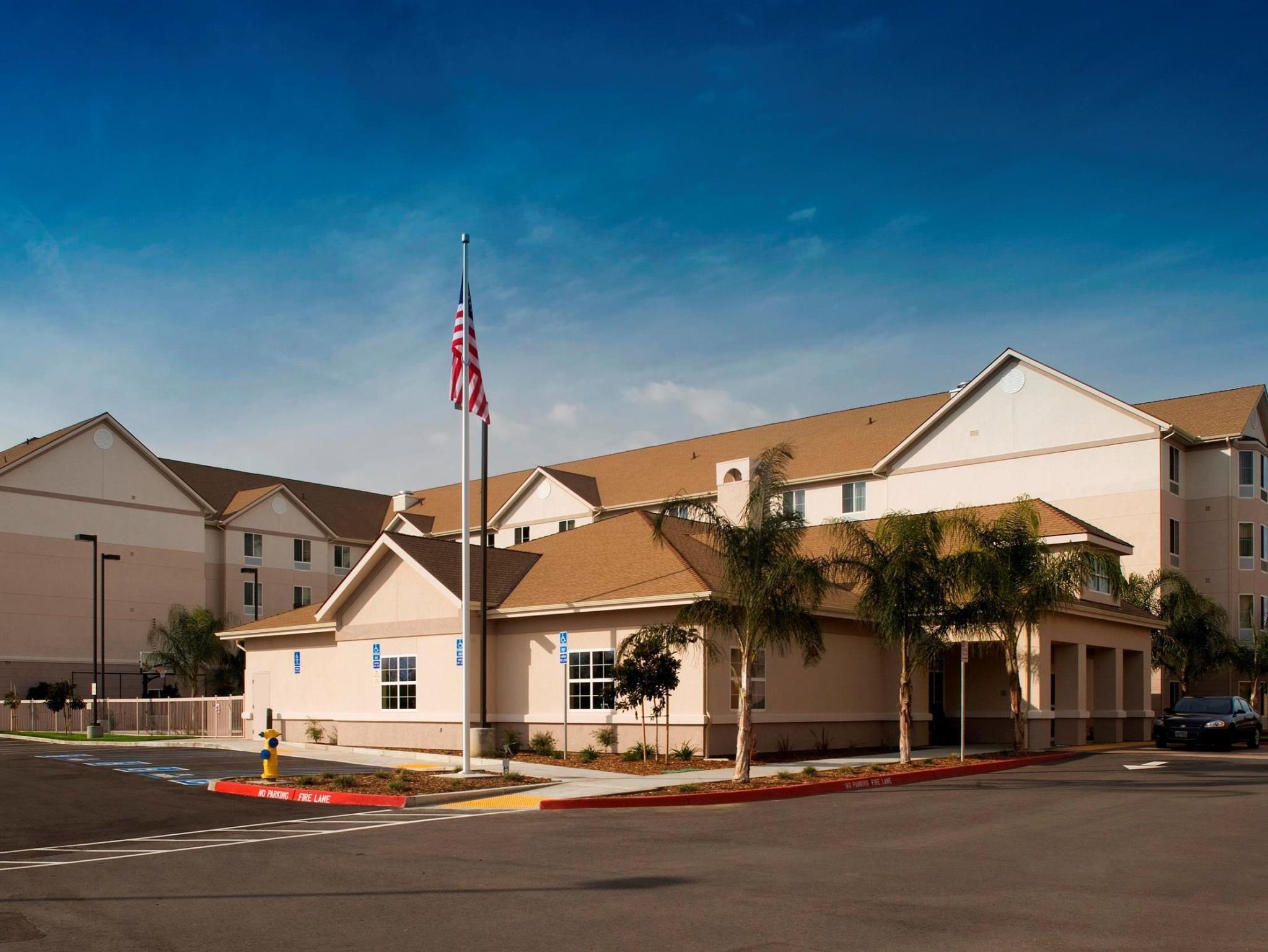 Homewood Suites By Hilton Fresno Airport/Кловис Екстериор снимка
